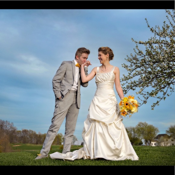 Meet your Posher, Maddi - Picture 1 of 2